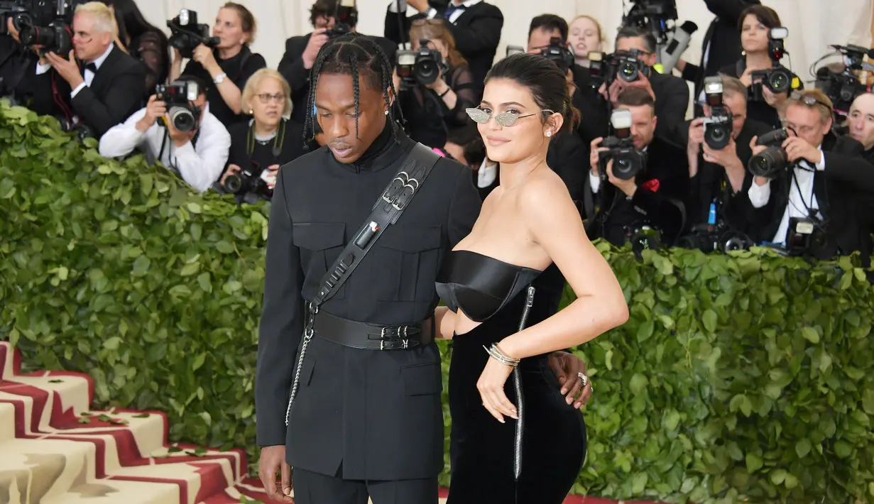 Kylie Jenner dan Travis Scott pun ternyata belum bertunangan. Namun segalanya hanya urusan waktu semata. (NEILSON BARNARD  GETTY IMAGES NORTH AMERICA  AFP)