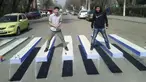 Zebra cross ini terlihat seolah-olah mengambang. Keren euy! (gorodlv)