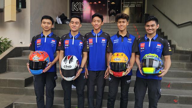5 Pembalap Yamaha Racing Indonesia berkunjung ke kantor KLY