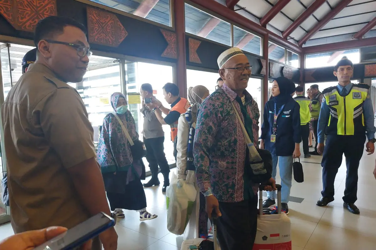 Jemaah Haji Indonesia Kloter Pertama tiba di tanah air pada Selasa (4/7/2023).