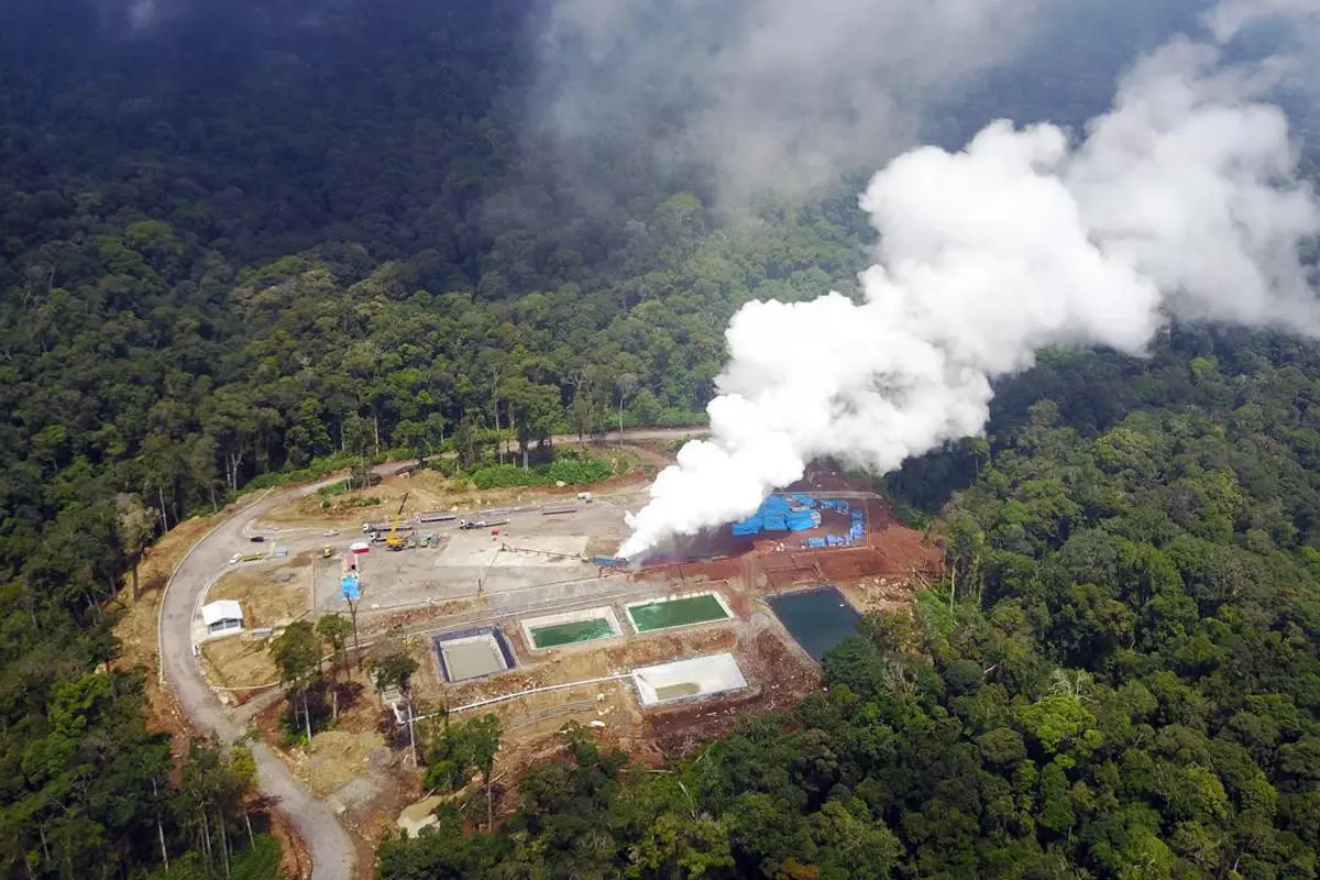 Pembangkit Listrik Tenaga Panas Bumi (PLTP)
