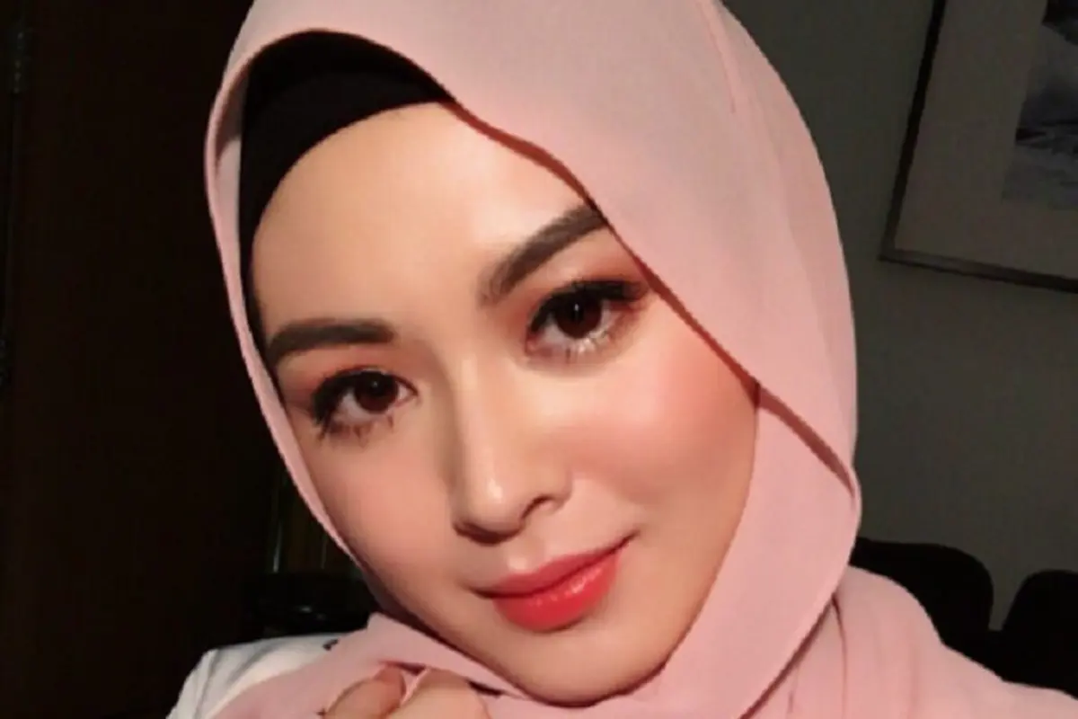 Kisah Ayana Jihye Moon, Mantan Girlband Korea Sekarang Berhijab