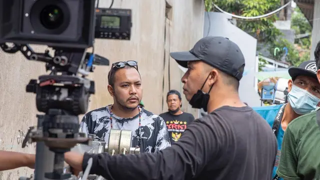 Coba Hal Baru, Ini 6 Potret Reza Aditya saat Jadi Sutradara Web Series
