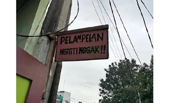 Pengumuman Kocak ini Bikin Kita Geleng-geleng Kepala