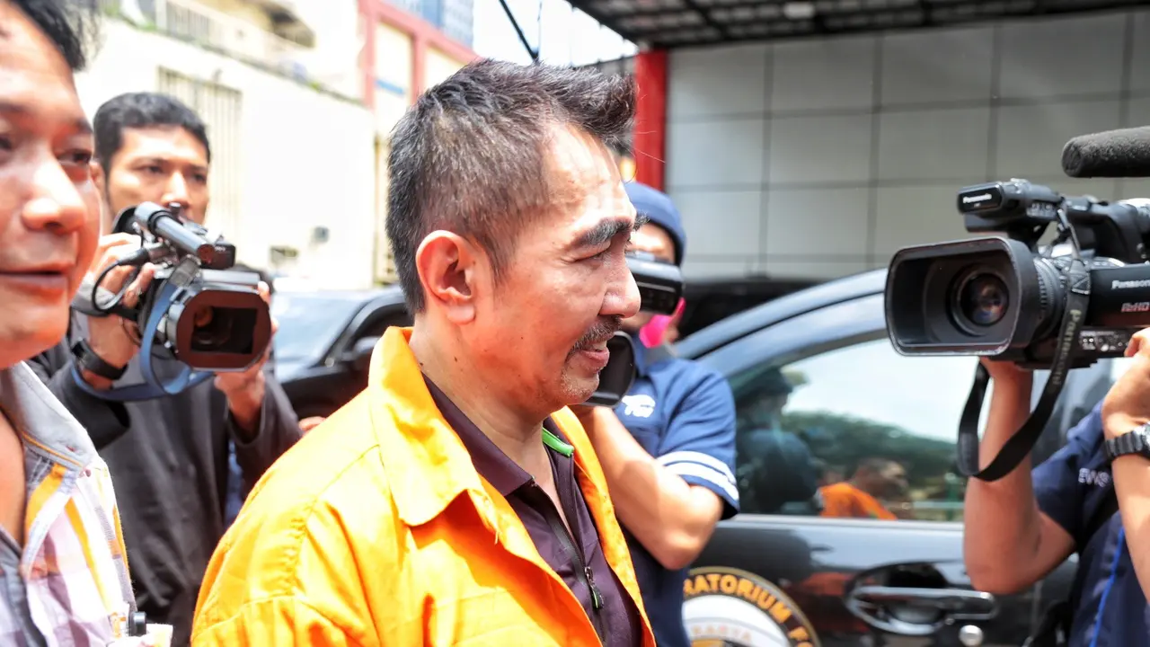 Gatot Brajamusti.