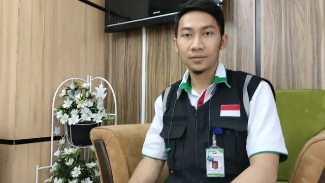 Ahmad Saeful Hamdani, mahasiswa Universitas Islam Madinah asal Bandung menjadi Panitia Penyelenggara Ibadah Haji (PPIH) 2022. (Merdeka.com/Lia Harahap)
