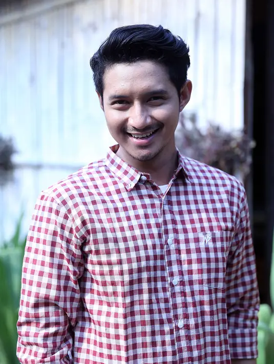 Banyaknya komplain dari ibu-ibu, usulan ide dari Chand Kalvin itu harus dibatalkan. Bahkan ia juga dimarahi ibu-ibu, hingga pada akhirnya acara makan krupuk kulit tanpa minum dibatalkan. (Nurwahyunan/Bintang.com)