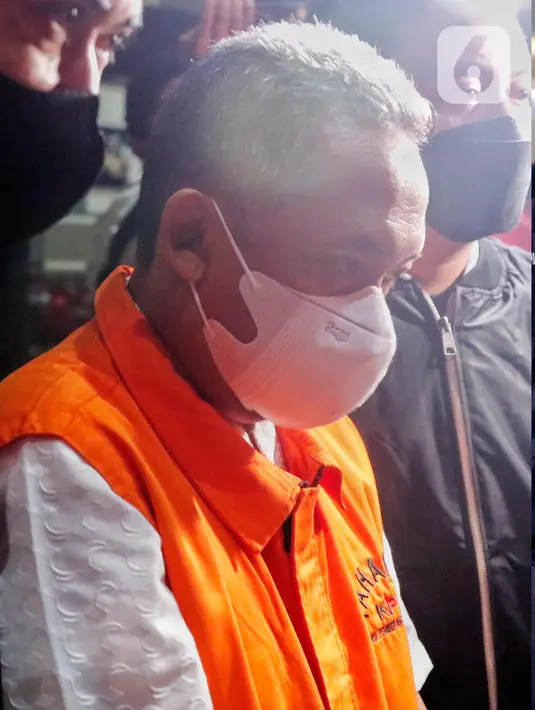 Komisi Pemberantasan Korupsi (KPK) menahan Wali Kota Bandung, Jawa Barat, Yana Mulyana selama 20 hari ke depan. (Liputan6.com/Angga Yuniar)