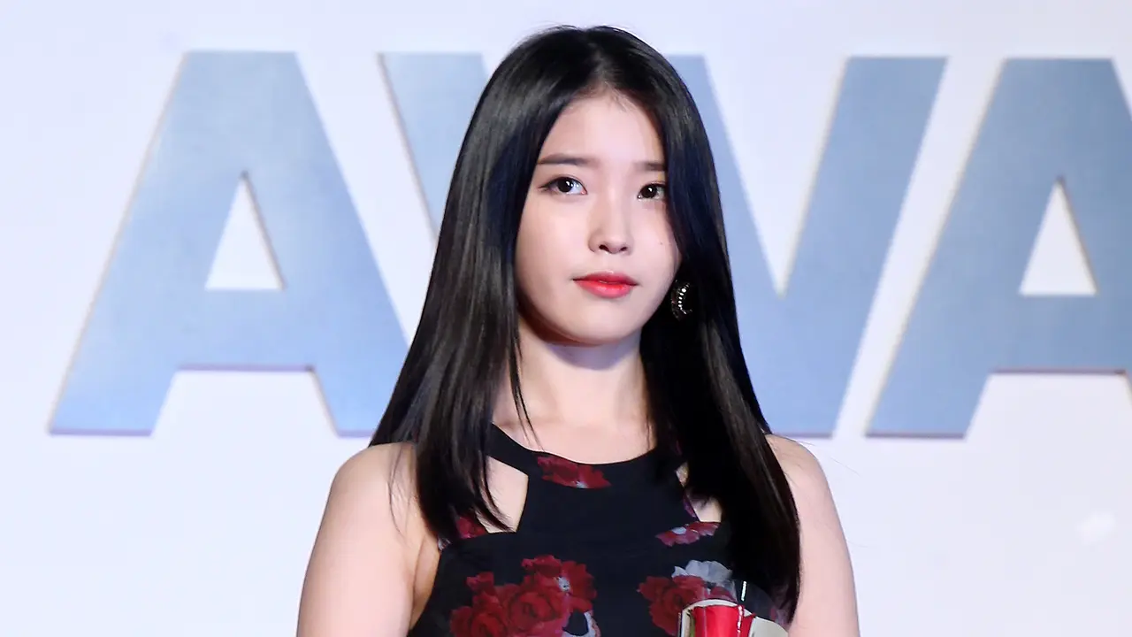 IU