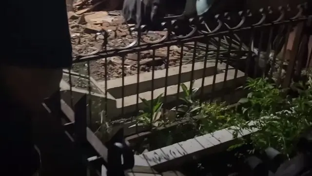 6 Potret Makam di Pinggir Gang yang Viral, Tersebar di Tengah Perkampungan