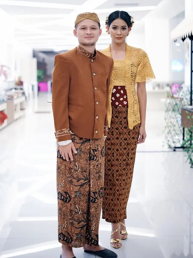 Jelang Menikah, Ini 6 Potret Kemesraan Syamsir Alam dan Bunga Jelitha