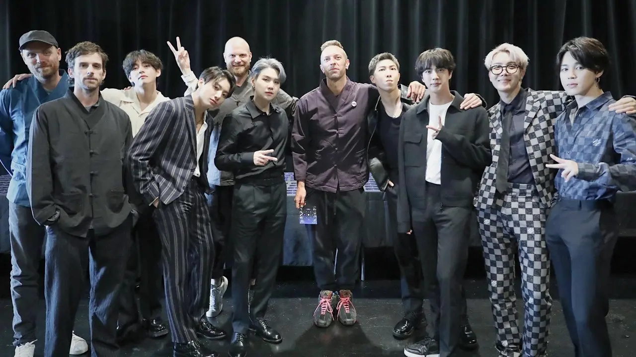 Kolaborasi Coldplay dan BTS lahirkan My Universe.