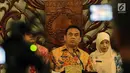 Pelaksana harian (Plh) Gubernur DKI Jakarta, Saefullah mengumumkan penetapan UMP DKI 2019 di Balai Kota Jakarta, Kamis (1/11). UMP DKI 2019 ditetapkan Rp 3,94 juta atau naik 8,03 persen dari UMP DKI 2018 sebesar Rp 3.648.035. (Liputan6.com/Johan Tallo)