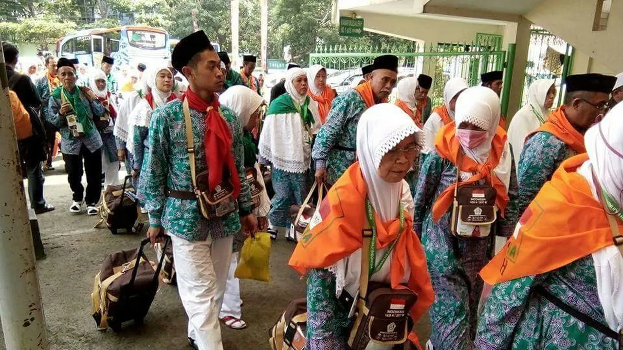 Sebanyak 404 calon jemaah Haji yang berasal dari Kabupaten Cianjur, akan terbang pertama ke Tanah Suci, Arab Saudi. 