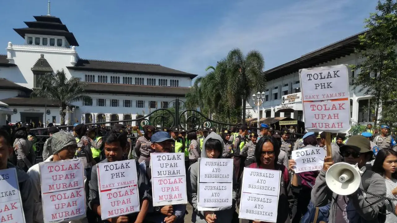 Peringati Hari Buruh, Jurnalis Bandung Serukan Berserikat