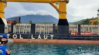 bersandarnya kapal tol laut Logistik Nusantara 2 yang dioperasikan oleh PT Pelayaran Nasional Indonesia (Persero) di Pelabuhan Depapre Jayapura, Papua. (Dok Kemenhub)