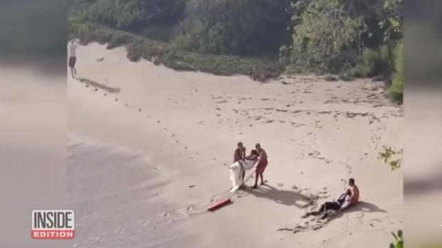 Pasangan Pengantin Baru Nyaris Dijemput Maut Saat Berfoto Pernikahan di Tepi Laut