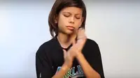 Seven Wade, bocah berumur 9 tahun asal Florida, Amerika Serikat, bertepuk tangan 1.080 kali dalam satu menit demi tercatat dalam Guinness World Record. (Screenshot video)
