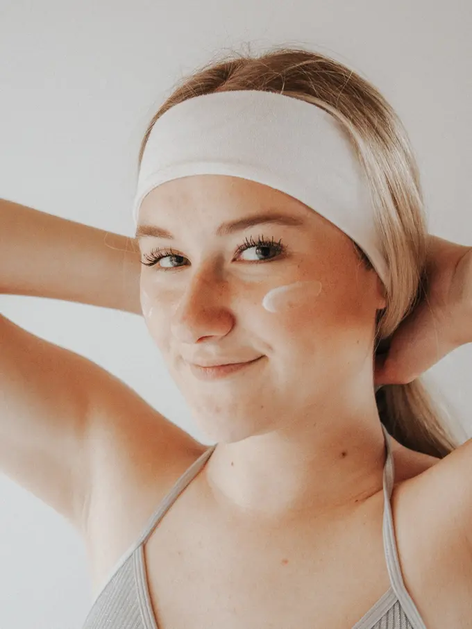 Simak, Cara Reapply Sunscreen Tanpa Harus Merusak Makeup