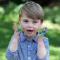 Ekspresi Louis saat merayakan ulang tahunnya yang ke-2 di Inggris ( 22/4/2020). Pangeran Louis Arthur Charles of Cambridge lahir pada 23 April 2018 di RS St Mary.  (The Duchess of Cambridge / Kensington Palace via AP)