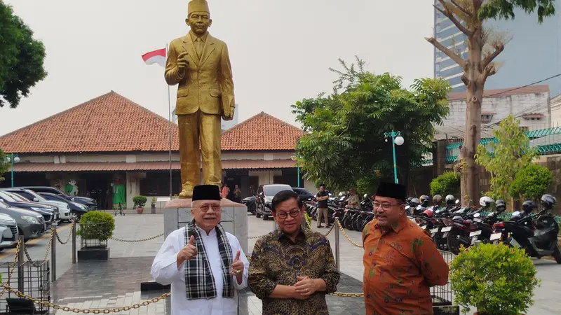 Pasangan Bakal Calon Gubenur dan Wakil Gubernur Daerah Khusus Jakarta, Pramono Anung dan Rano Karno sambangi Museum MH. Thamrin, Jakarta Pusat, Selasa (3/9/2024). Kedatangan mereka disambut langsung Mantan Gubernur DKI Jakarta, Fauzi Bowo atau Foke (Liput