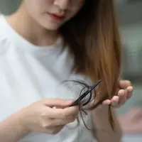 Ilustrasi rambut rontok ketika menyusui. (c) chormail@hotmail/Depositphotos.com