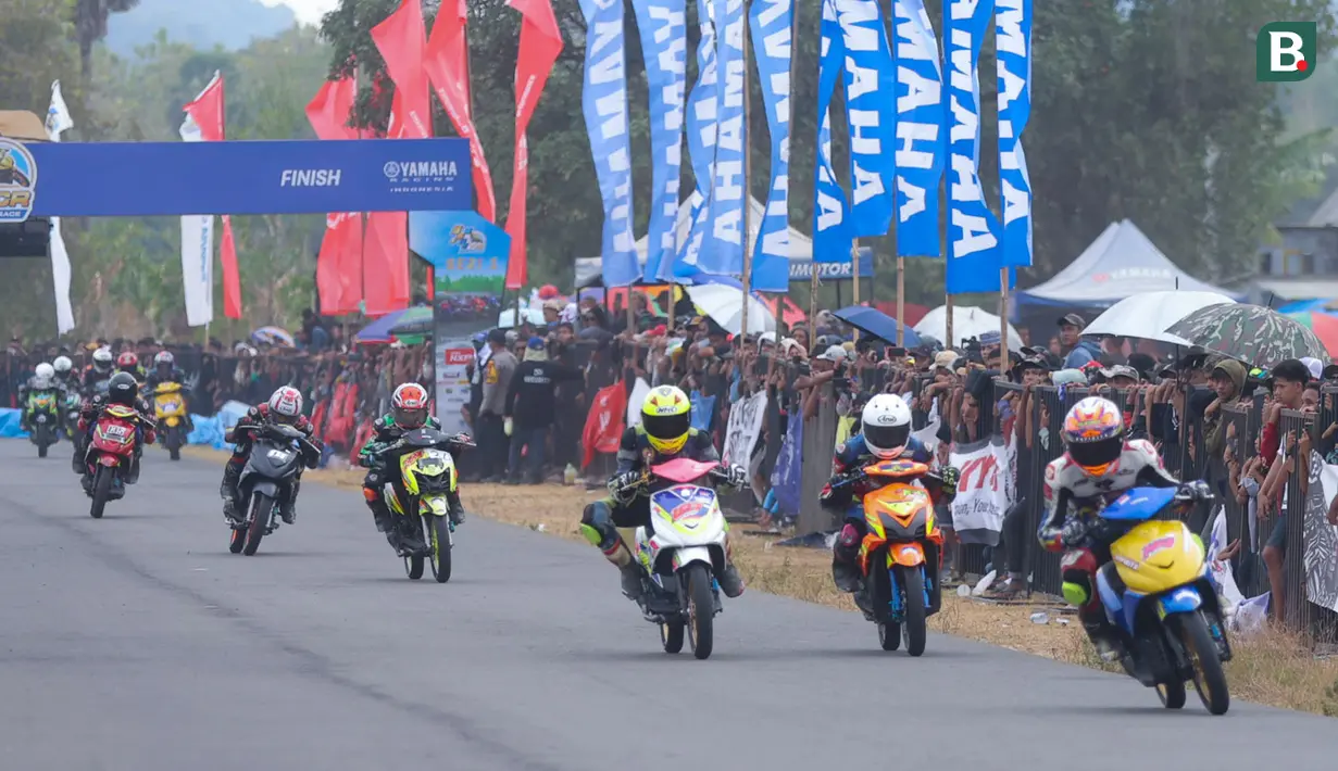 Seri perdana YCR 2024 di Pangkep disambut meriah oleh para pecinta balap, baik dari Sulawesi maupun pulau-pulau lainnya. (Bola.com/M Iqbal Ichsan)