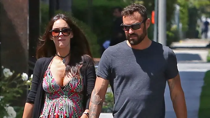 Hamil Anak Ketiga, Megan Fox Tak Jadi Cerai dari Suami