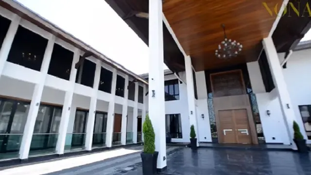 Rumah bos dnars skincare berarsitektur unik dan luar biasa megah (YouTube Lensa Nona)