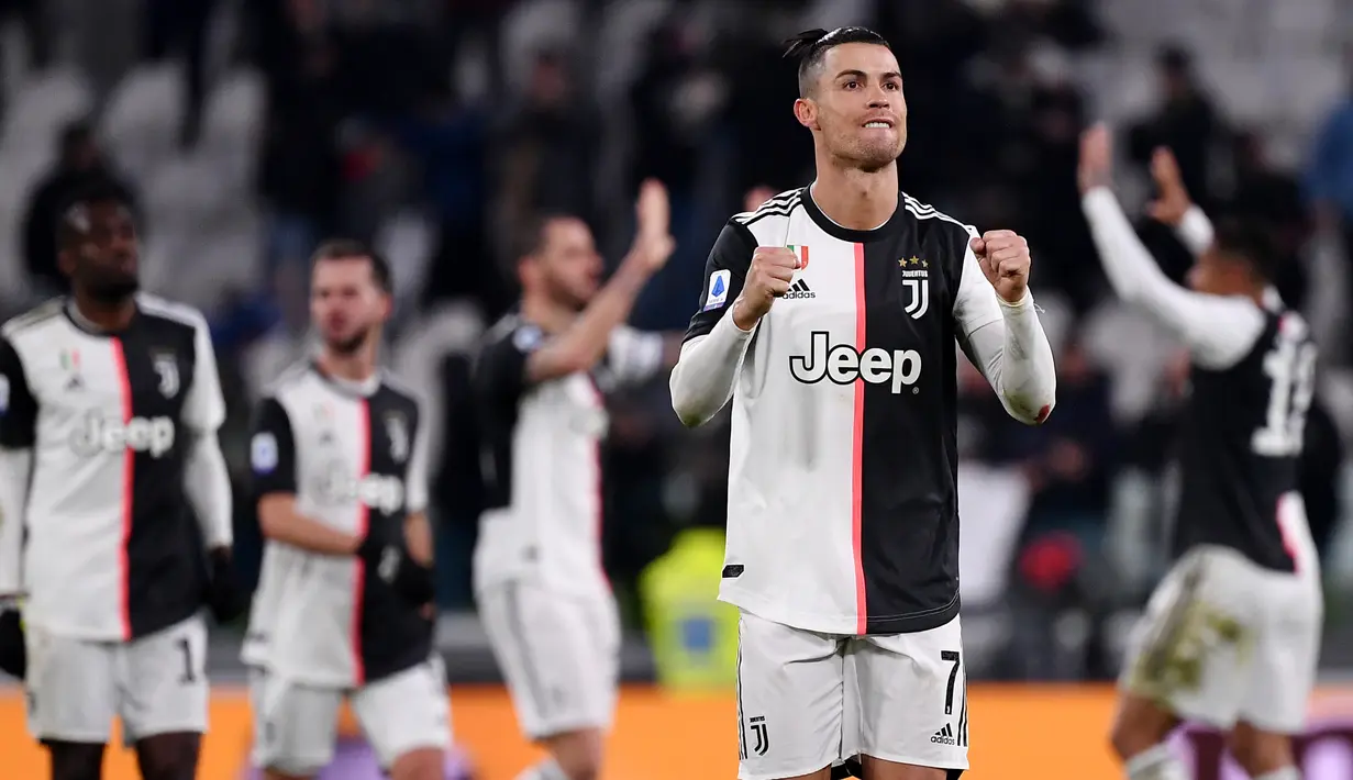5. Juventus - Pembangunan stadion baru dan gaji tinggi para pemain menjadi alasan yang membuat Juventus mempunyai utang. Nyonya Tua tercatat memiliki utang senilai 372 juta euro. (AFP/Marco Bertorello)