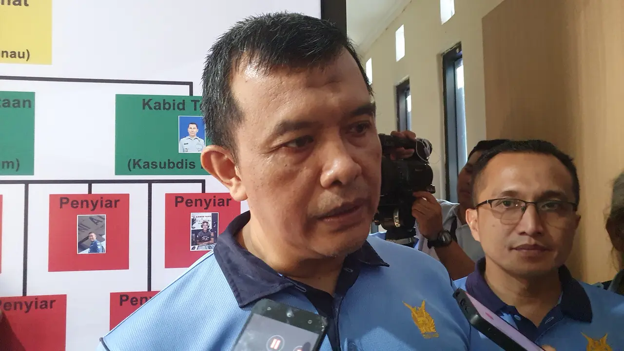Sesdispenau, Kolonel Sus Firmansjah mengatakan TNI Angkatan Udara (AU) mengerahkan satuan siber untuk memantau aktifitas digital semua prajuritnya agar tak main judi online.