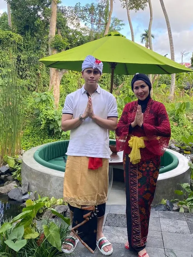 Momen liburan Venna Melinda di Bali
