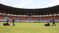 Stadion Pakansari menjelang uji coba Timnas Indonesia versus Curacao. (Bola.com/Nandang Permana)