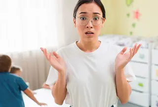Anak sebenarnya mulai memahami konsep keadilan dan penilaian sejak usia sangat dini. Bahkan balita dapat menunjukkan reaksi ketika melihat sesuatu yang dianggap tidak adil. (foto/dok: freepik)