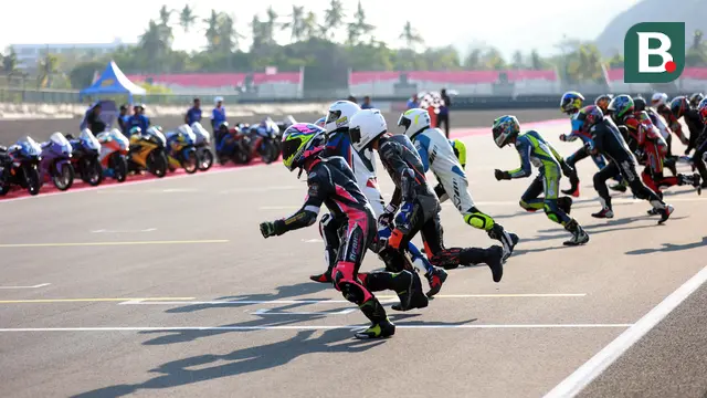Foto: Melihat Keseruan Pembalap saat Latihan Balap Ketahanan di Yamaha Endurance Festival 2023