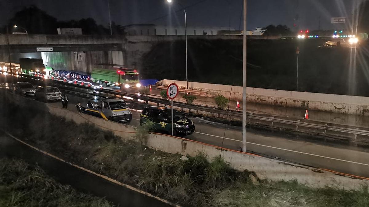 Tol Jakarta-Tangerang Terendam Banjir Akibat Curah Hujan Tinggi