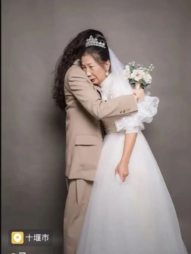 Haru, Anak Berbakti Wujudkan Mimpi Ibunya Memakai Gaun Pengantin