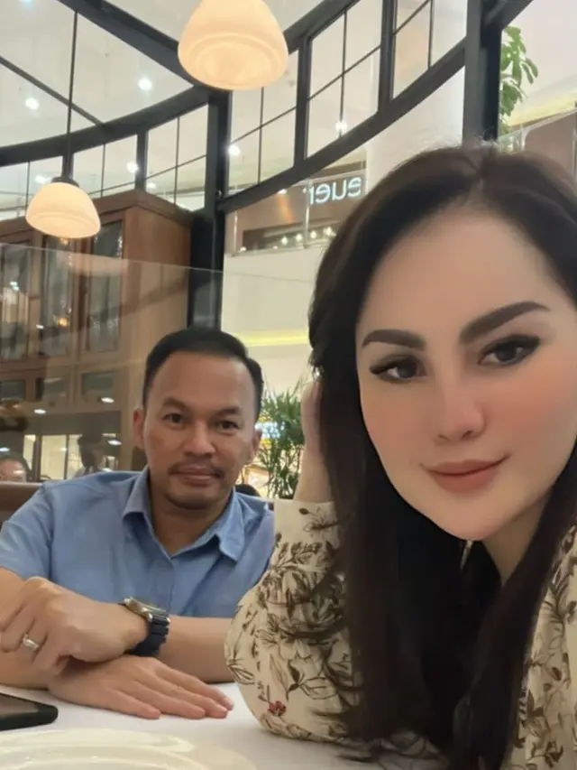 6 Potret Terbaru Jennifer Dunn, Sering Lepas Hijab Jadi Sorotan