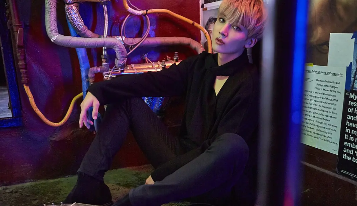 Jeonghan punya hidung mancung dan bibir yang mungil, tak ayal hal itu membuat banyak pihak yang menanggap ia punya wajah yang cantik. (Foto: Soompi.com)