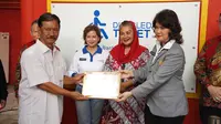 Wali Kota Semarang, Hevearita Gunaryanti Rahayu meresmikan pembangunan toilet disabilitas bantuan dari Rotary District 3420 Indonesia di Sam Poo Kong pada Kamis (22/02/24). (Liputan6.com/ Felek Wahyu)