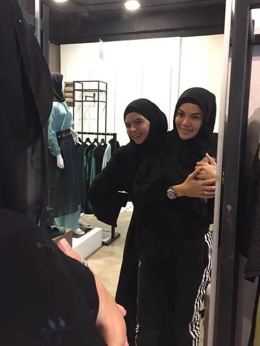 (Instagram/nikitamirzanimawardi_17)