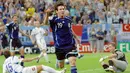 Bintang Argentina, Lionel Messi, merayakan gol yang dicetaknya ke gawang Serbia Montenegro pada laga Piala Dunia di Stadion Gelsenkirchen, Nordrhein-Westfalen, Jumat (16/6/2006). (AFP/Jung Yeon-Je)