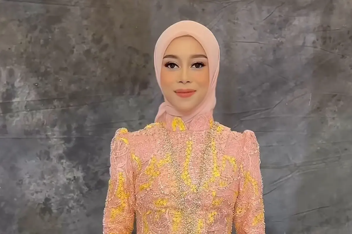 Lesti Kejora saat Prosesi Tujuh Bulanan Kehamilan dan Gender Reveal