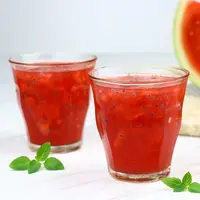 ilustrasi es semangka/Cholifahcho2/Shutterstock