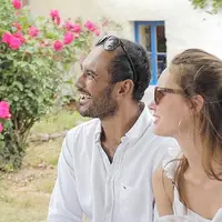 Wanita bernama Valentine Payen dipilih Ario Bayu sebagai teman hidupnya. Mereka mulai dekat sejak produksi film Java Heat yang rilis tahun 2013, lalu menikah pada Juli 2017. (Liputan6.com/IG/bayu_ario)