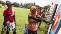 Para pepanah mengikuti pemusatan latihan nasional jelang SEA Games 2017 di Cibubur, Jakarta Timur, Rabu (26/4/2017). (Bola.com/Vitalis Yogi Trisna) 