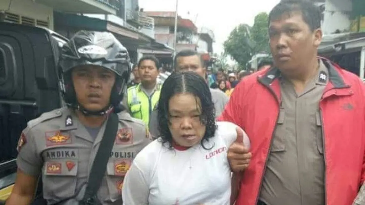 Perempuan Pontianak Bunuh dan Mutilasi Ibu Kandung