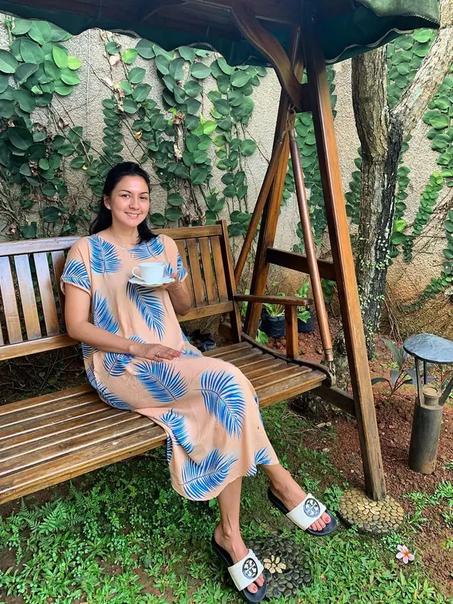 Terlihat Awet Muda, Ini 6 Potret Donna Agnesia saat Tanpa Makeup