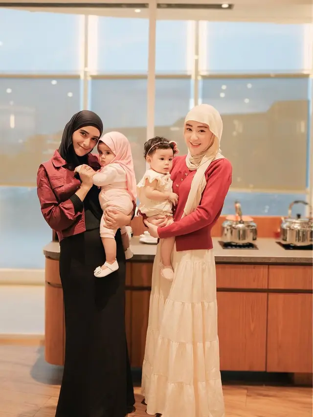 6 Potret Kompak Larissa Chou dan Nadya Mustika di Berbagai Momen, Ipar Rasa Sahabat