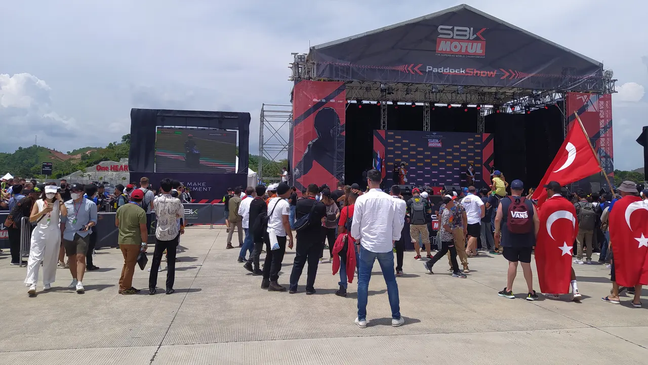 Fans WSBK asal Turki